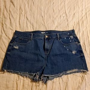 Cut-off denim shorts